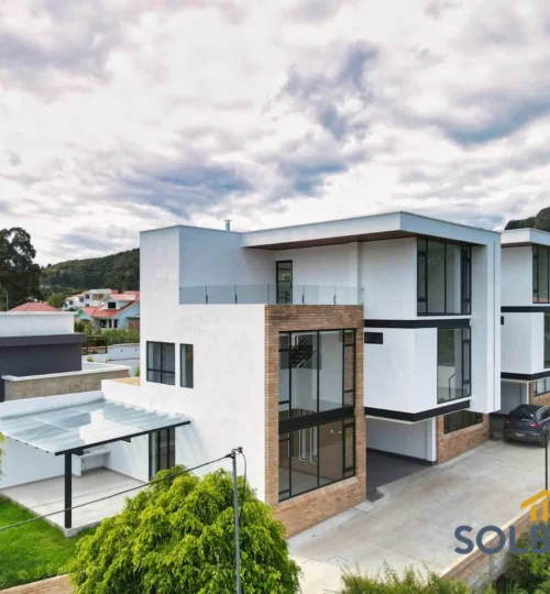 casa dentro de condominio : casas en Cuenca